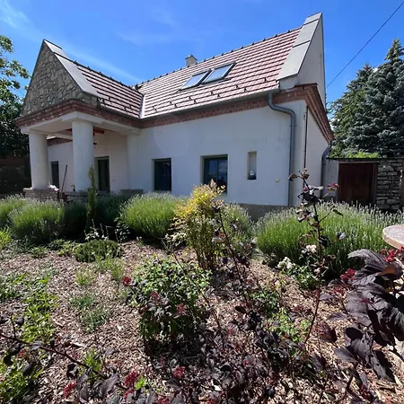 Ko-villa Pécsely